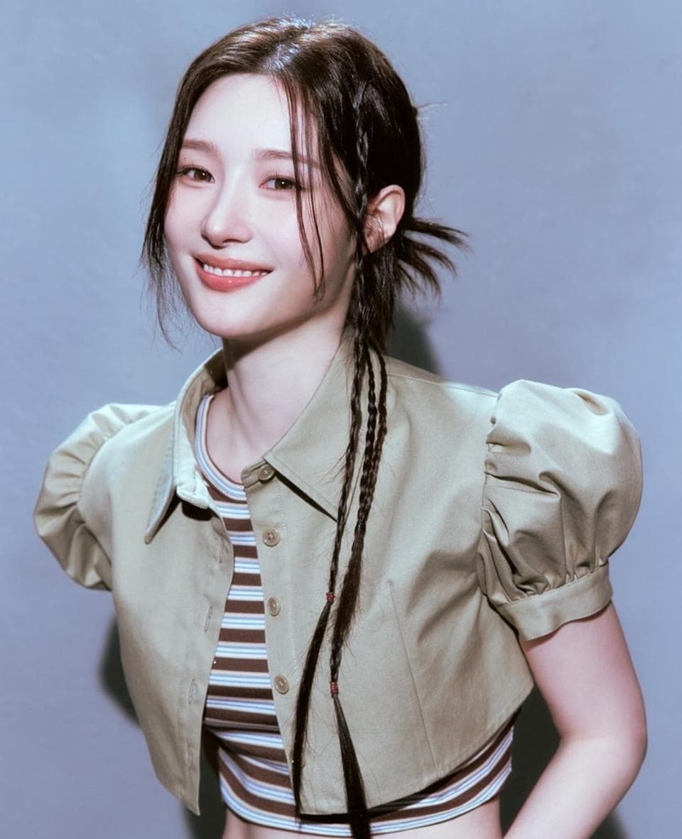 Jung Chaeyeon (정채연)
