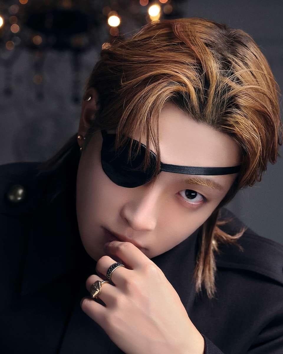 Hongjoong (홍중)