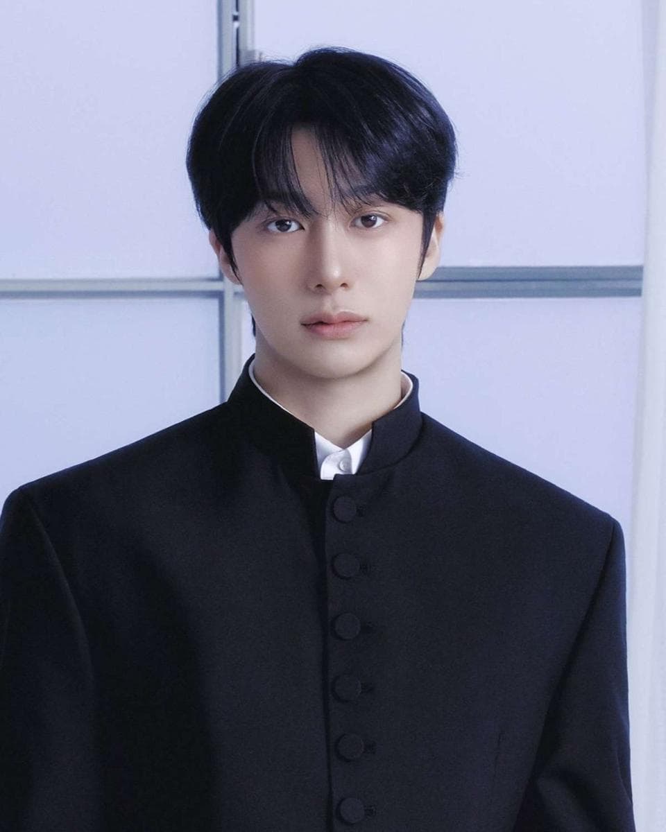 Hyungwon (형원)