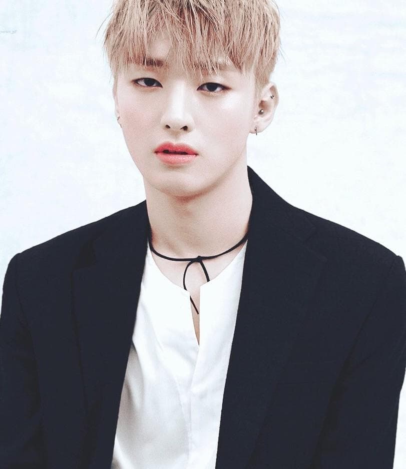 Yoon Jisung (윤지성)