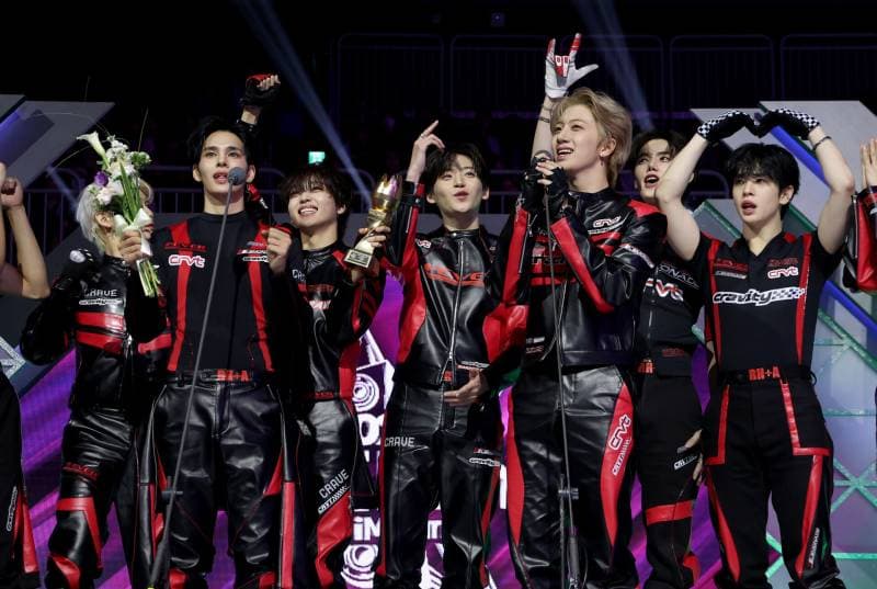 크래비티, 11월 7~8일 ‘2026 KGMA’ 첫날 출격…지난해 ‘베스트 아티스트 10’·‘베스트 스테이지’ 2관왕 이어 미니 9집 ‘소노로스’ 타이틀곡 ‘라우더’로 퍼포먼스상 정조준