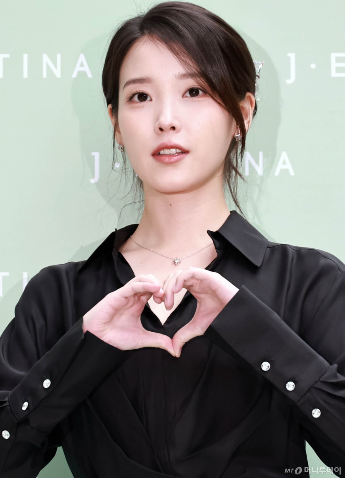 아이유, 남동생과 별똥별 보며 '현실 남매' 대화 공개