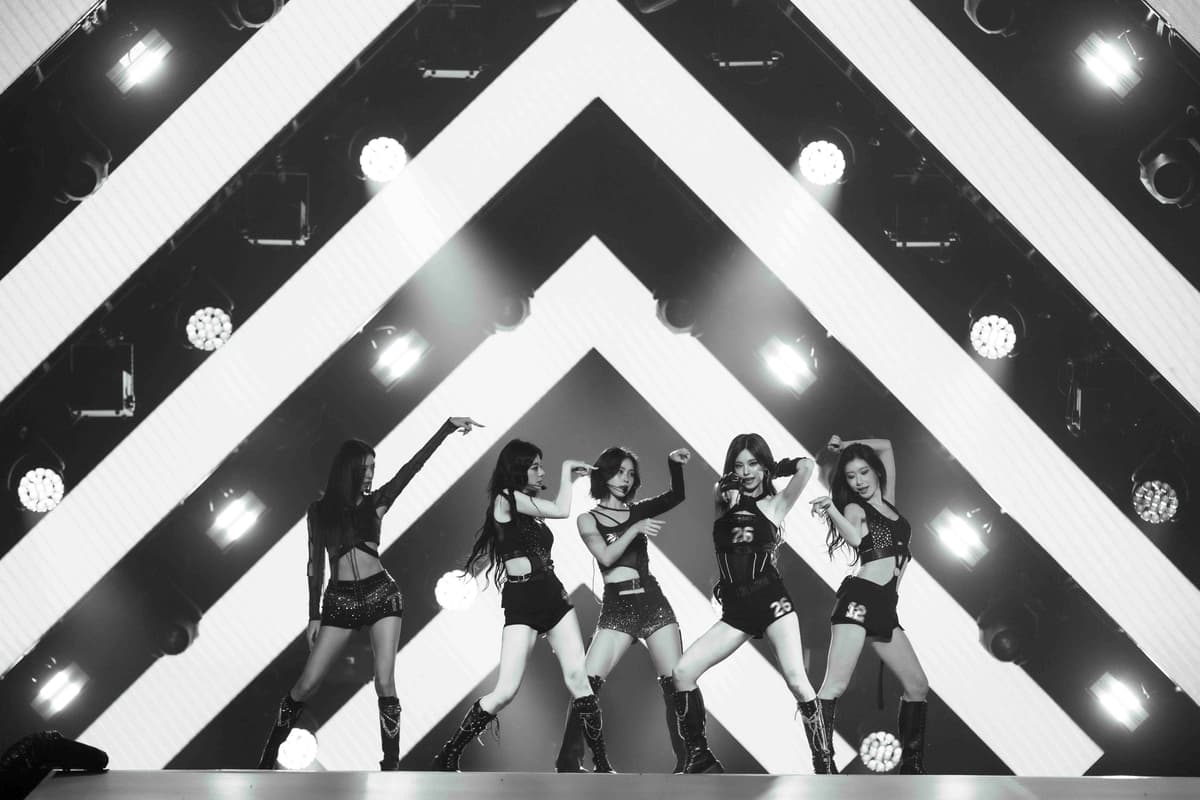 ITZY, 홍콩 단독 콘서트 전석 매진 성료···세 번째 월드투어 성공적 재개