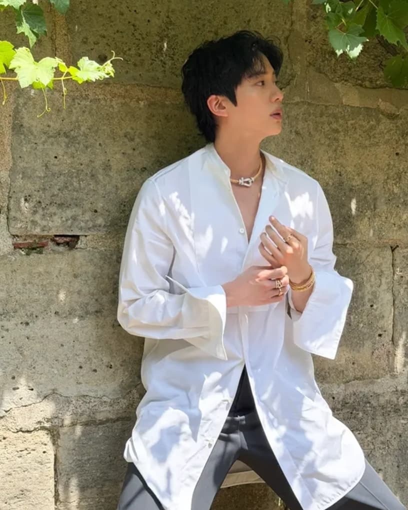 BTS Jin's Model-like Visuals Gain 760K Likes in One Hour