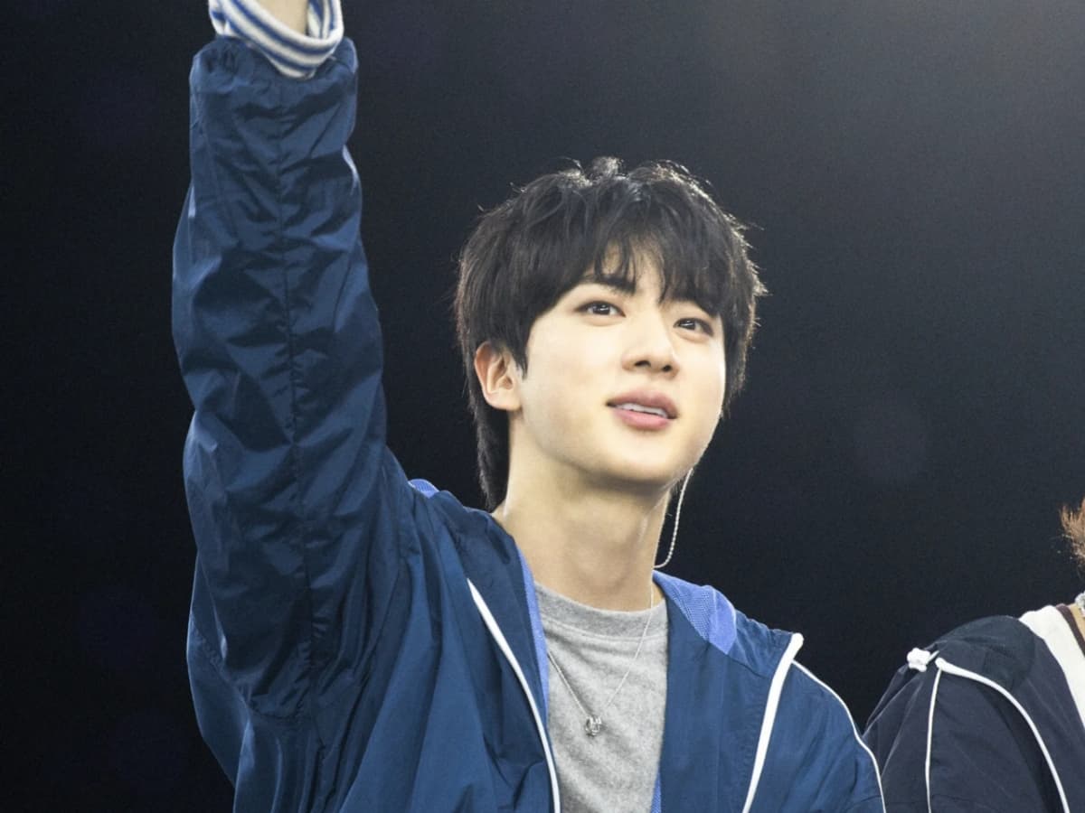 방탄소년단 진, 아이돌픽 56주 연속 1위 달성