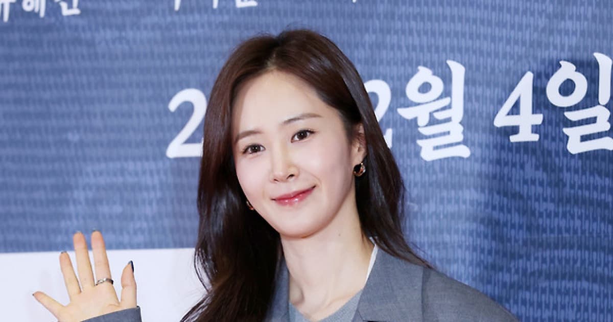 Girls' Generation's Yuri Ranks 3rd in Star Ranking Female Idol Poll