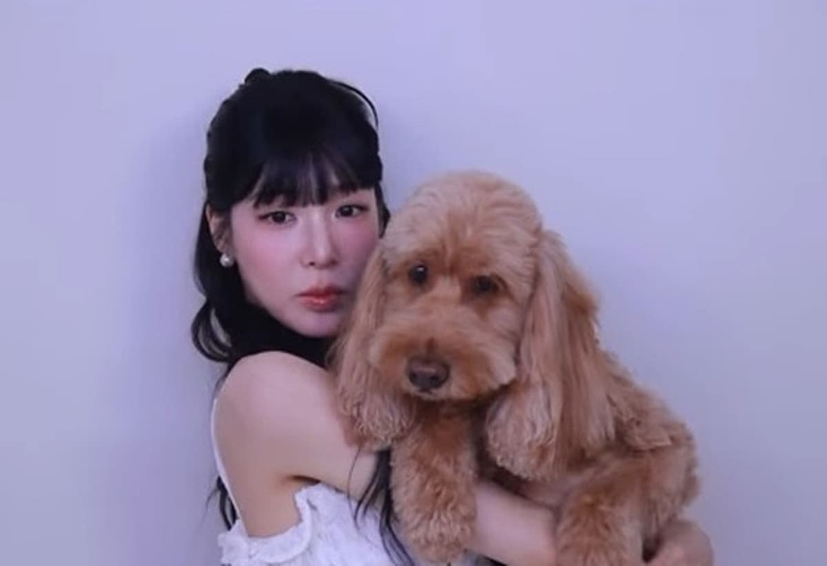 Girls' Generation's Tiffany shares lovely moment with her pet dog