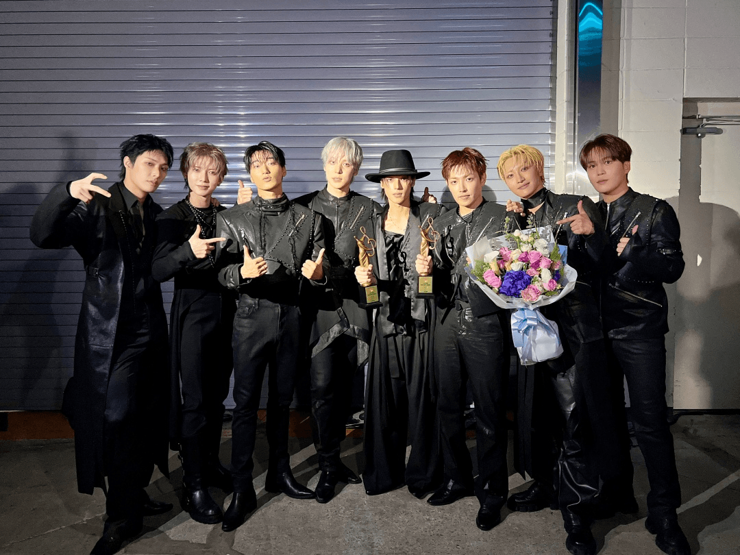 에이티즈, 서울뮤직어워즈서 대상 수상… '최정상 케이팝 아티스트' 입증