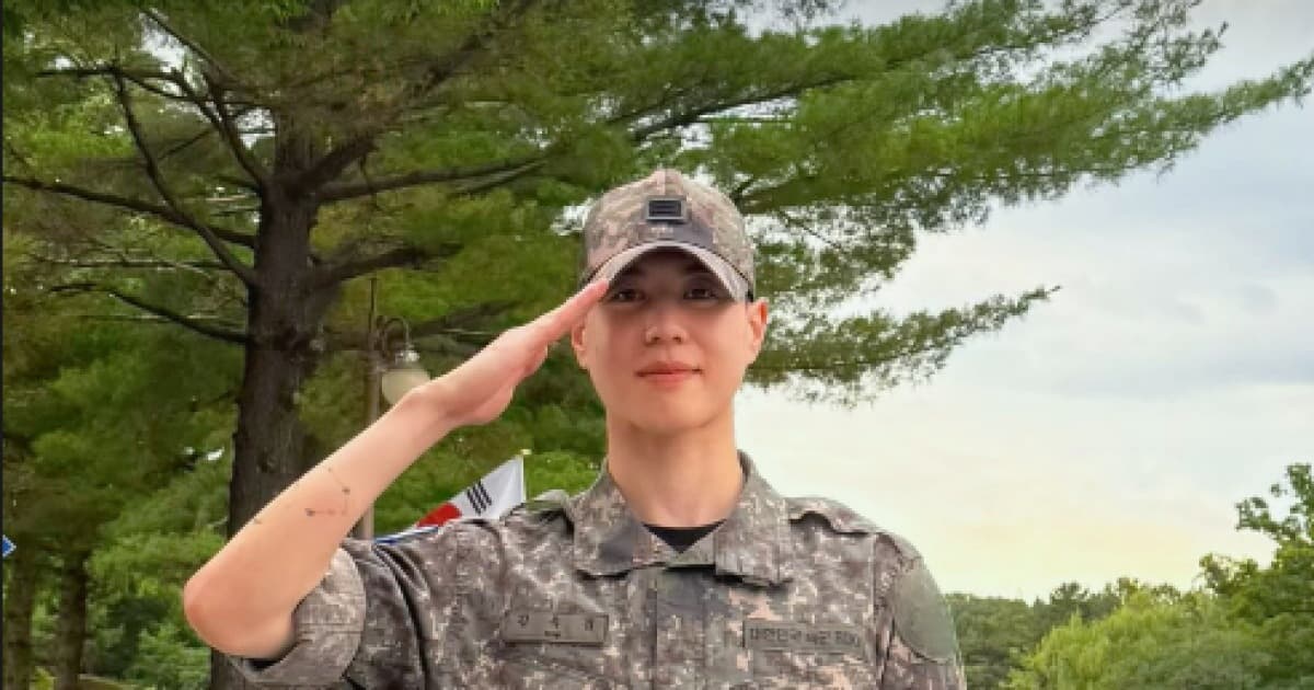 갓세븐 유겸, 군 복무 9개월 차 상병 승진…절친 그레이와 만남