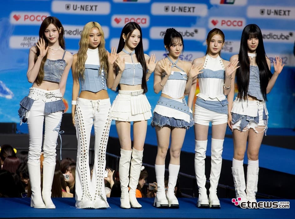 이즈나, 2026 SBS 가요대전 Summer 블루카펫 참석