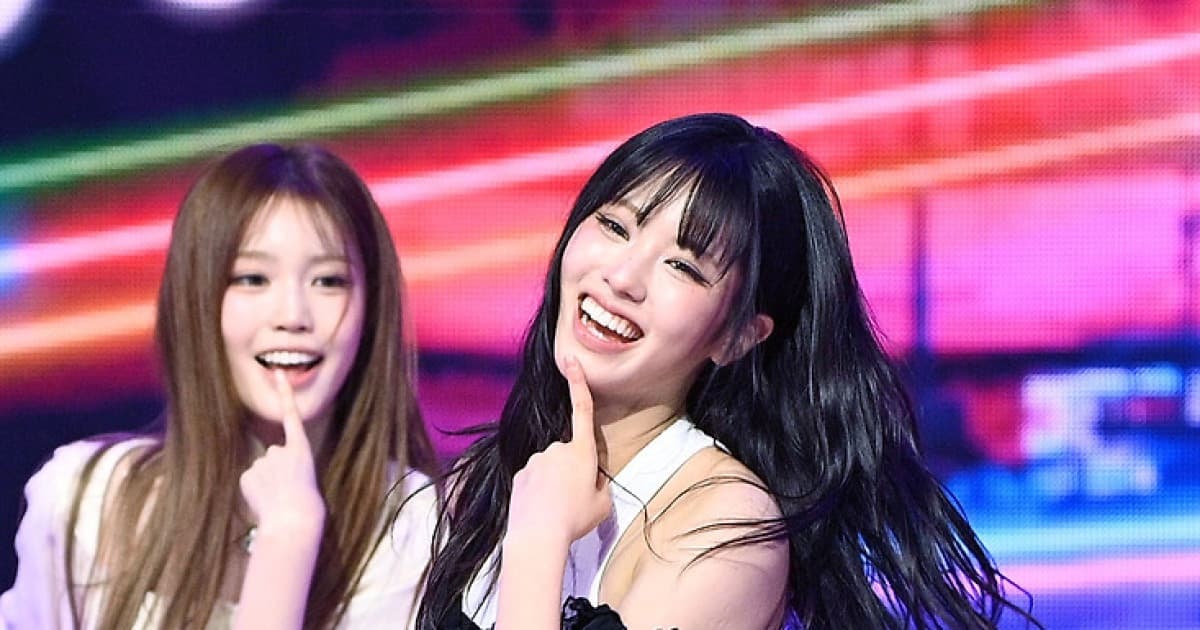 IZNA's Koko Showcases Charming Smile on 'Show! Champion' Stage