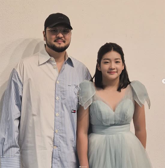 god's Kim Tae-woo's Daughter Captivates Stage with Father-like Vocal Prowess