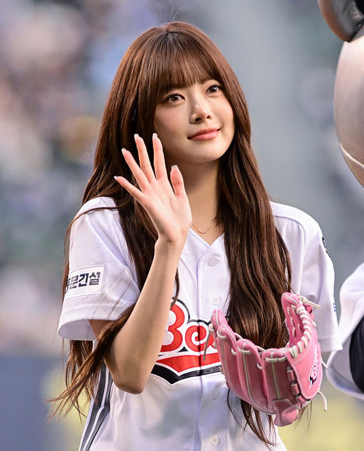 르세라핌 홍은채, 29일 두산 vs 키움전 시구 진행