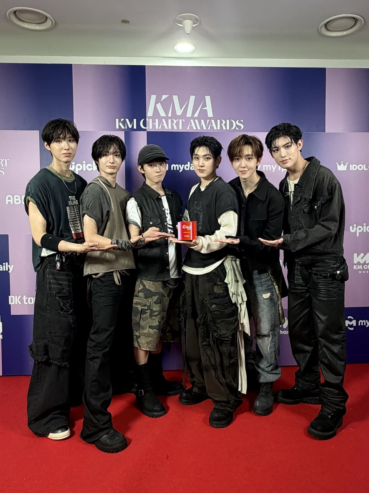 킥플립, 'KMA 2026' 본상 수상…'차세대 무대 장인' 입증