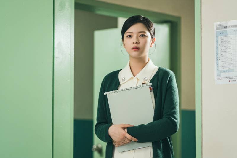 트와이스 정연, 영화 '신병 더 무비: 군병원에 귀신이 산다' 간호장교 역 합류…12월 30일 개봉 확정