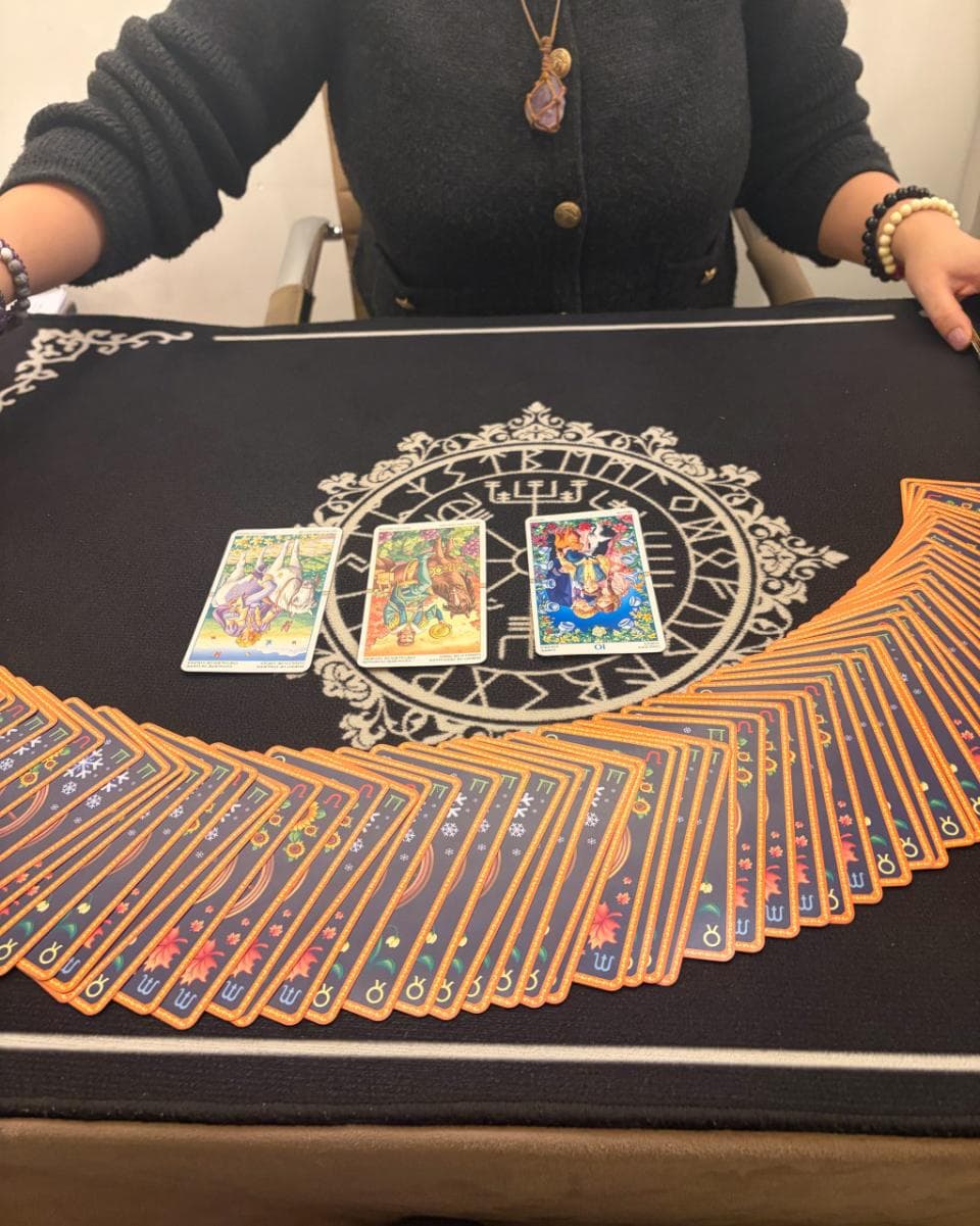 Apgujeong Tarot Space Tarot Gongan