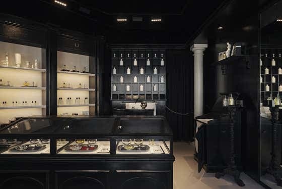 Unvanish Itaewon Boutique