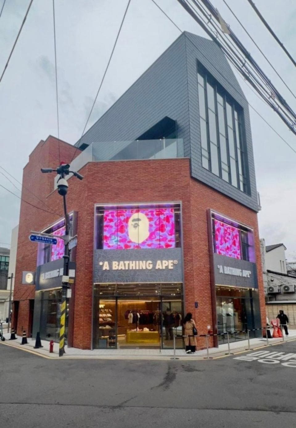 BAPE STORE®︎ DOSAN