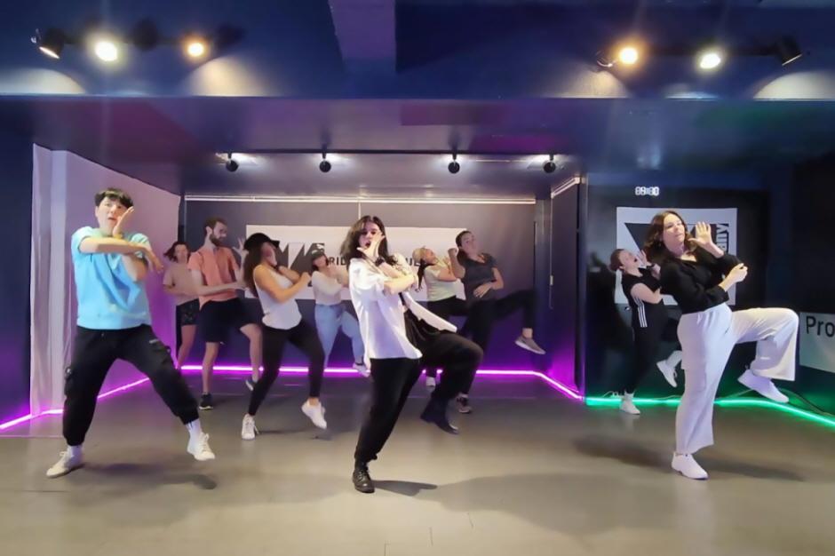 [Seoul] Kpop Dance Class in Gangnam/Seoul (incl. video shooting & editing) detail